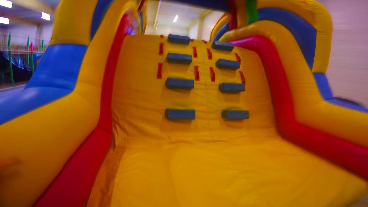 Детский Развлекательный Центр - Надувной Замок, Лабиринт и Батут