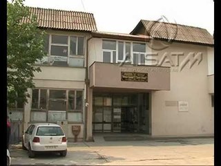 Vendosen tabelat me emrat e rinj në shkollat e Çairit