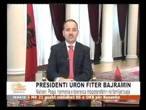 Tiranë, falja e Bajramit në bulevardin 'Dëshmorët e Kombit'