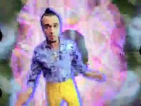 Deee-Lite - Groove Is In The Heart