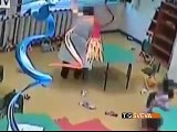 Violenze sui bambini in un asilo di Bisceglie: maestra incastrata dalle telecamere nascoste
