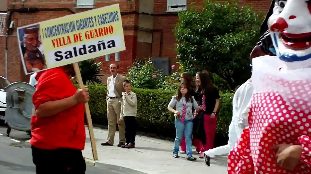 GIGANTES Y CABEZUDOS EN LAS FIESTAS DE GUARDO- PALENCIA