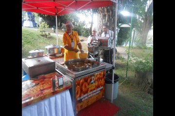 Anadolu Efes Geleneksel Plaket Töreninde Sıcak Lokma Döktürdü. 20.08.2015