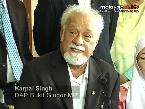 Man in sex footage isn't Anwar, says family