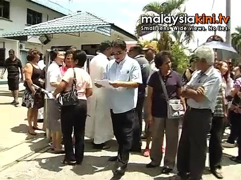 Christians up the ante in bible issue