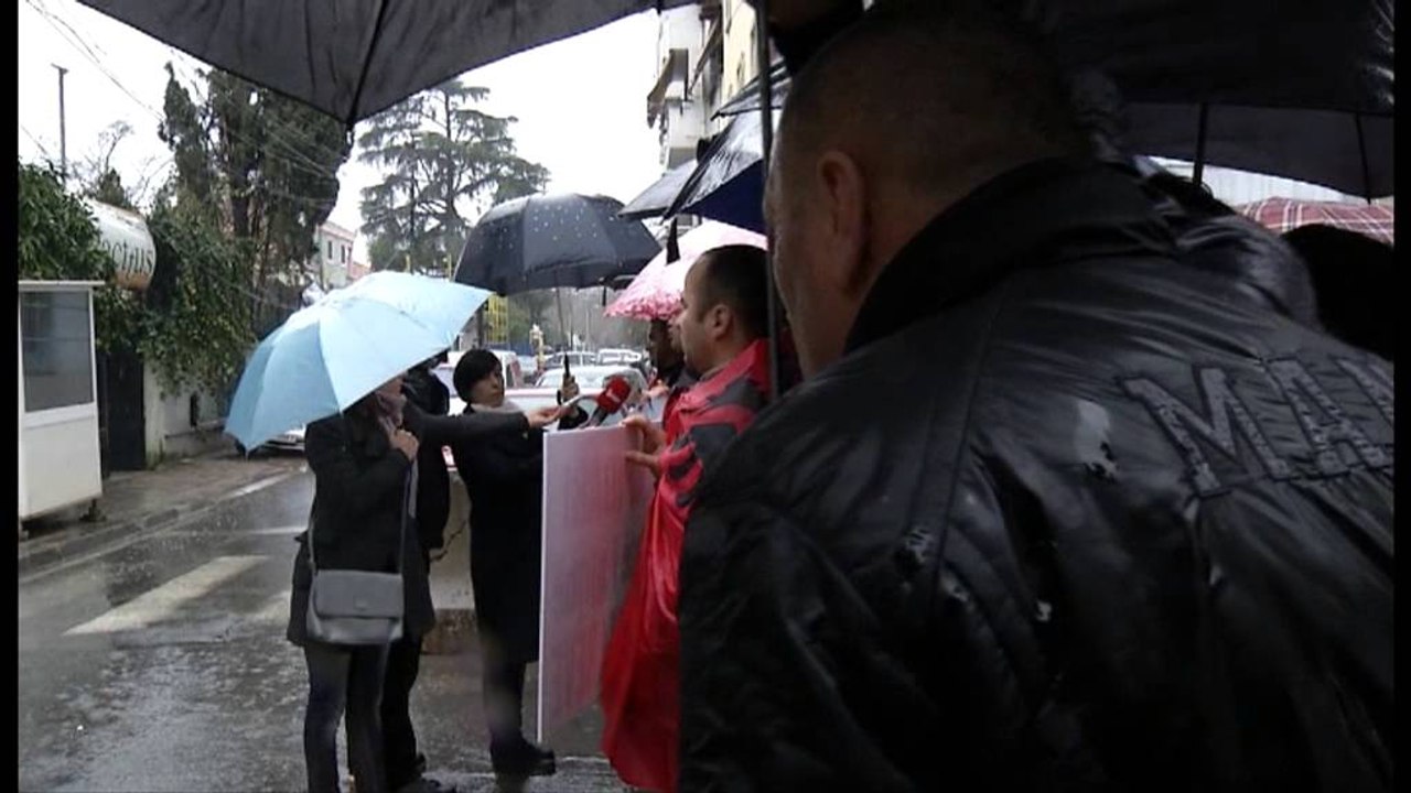 PROTESTA  TE AMBASADA SERBE