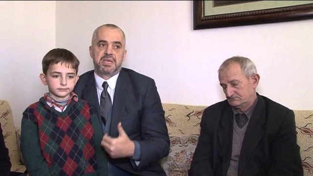RAMA NE FAMILJEN E POLICIT TE VRARE