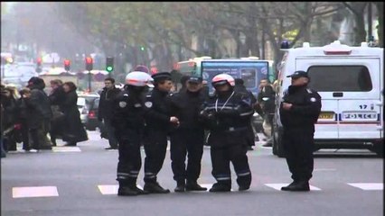 FRANCE, NENA  VRET  TRE  FEMIJET  E SAJ