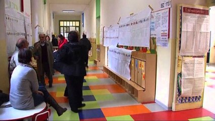Itali, vijojnë edhe sot votimet