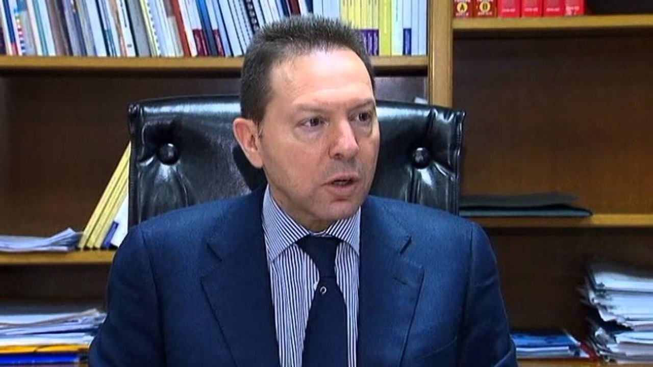 Alarmi grek per Qipron
