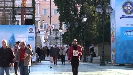 Greqi, Sulmohet grupi i trojkes ne Athine