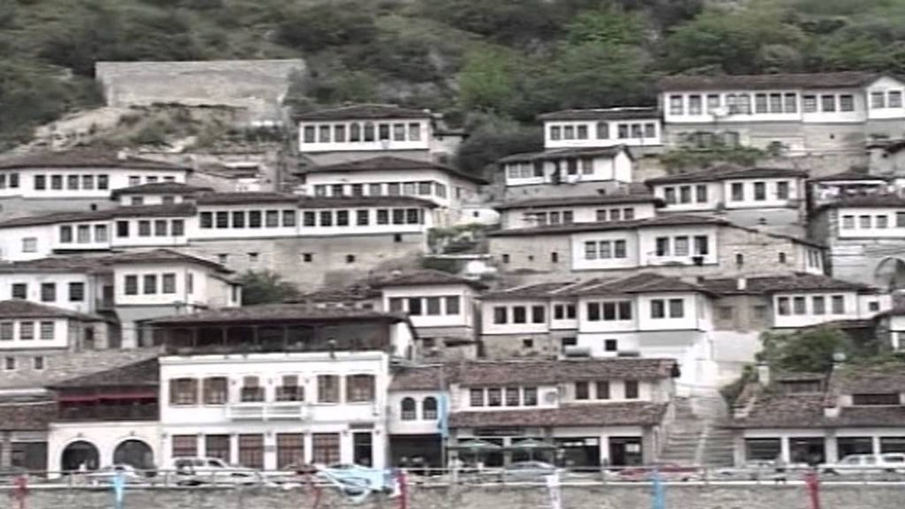 Berat, bashkia takim me kreret e Mitrovices