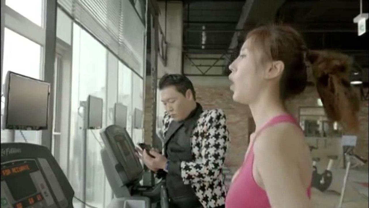 PSY lancon këngën "Gentleman"
