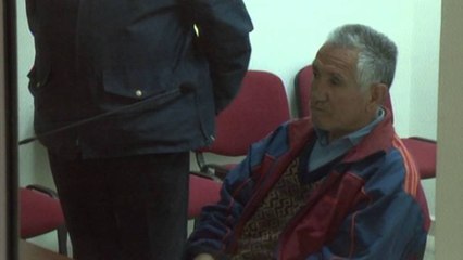 Korçë, kanosi fëmijët me sëpatë në shkollë, gjykata i jep arrest shtëpie