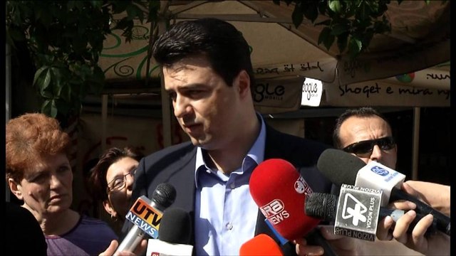 Basha viziton grevistët: Mundësojmë strehimin tranzitor. Banorët kundërshtojnë