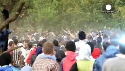 Macedonia: lacrimogeni sparati ad altezza d'uomo contro i migranti