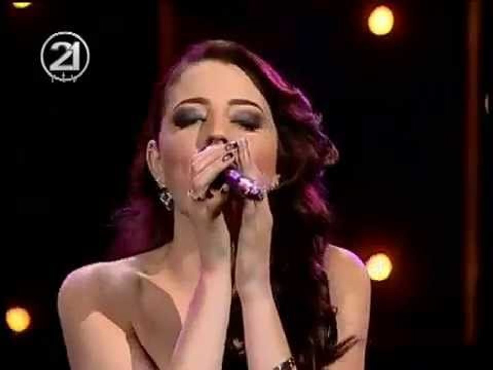 Albana Azizi  Engjull ne Polifest 2010 RTV21