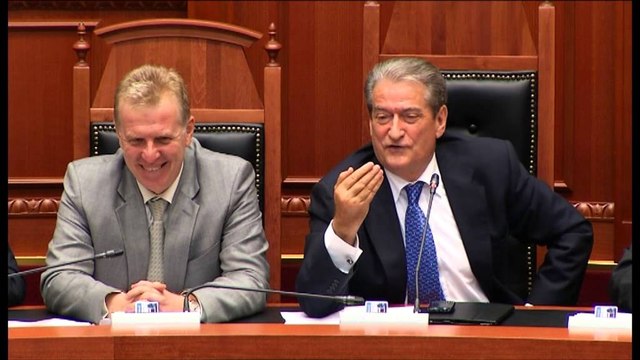 Berisha-opozitës: Mos i ktheni 3 ligjet në pazare listash