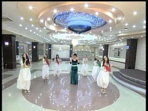 Ardiana Martinaj - Xhirimet e Vitit te ri 02 2013