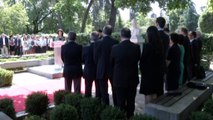 Tiranë, përurohet busti i Sabri Godos, Basha: Kujtimi i tij, i përjetësuar mes nesh