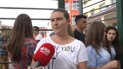 Maturantët zhvillojnë testin e Gjuhë-Letërsisë