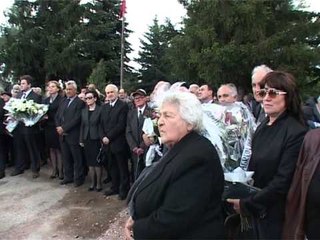 Lajme - Në Gjakovë varroset Vahide Hoxha