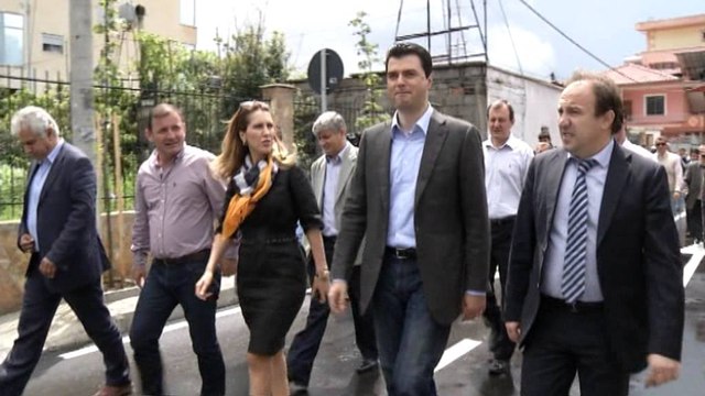 Basha-Rama përplasje për xhaminë, Kryebashkiaku: Leja është dhënë, Rama shpif