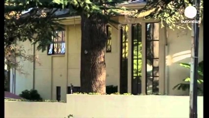 Afrikë e Jugut, Mandela ende ne spital