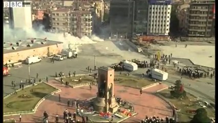 Turqi, policia ndërhyn në sheshin Taksim, Erdogan takim me protestuesit