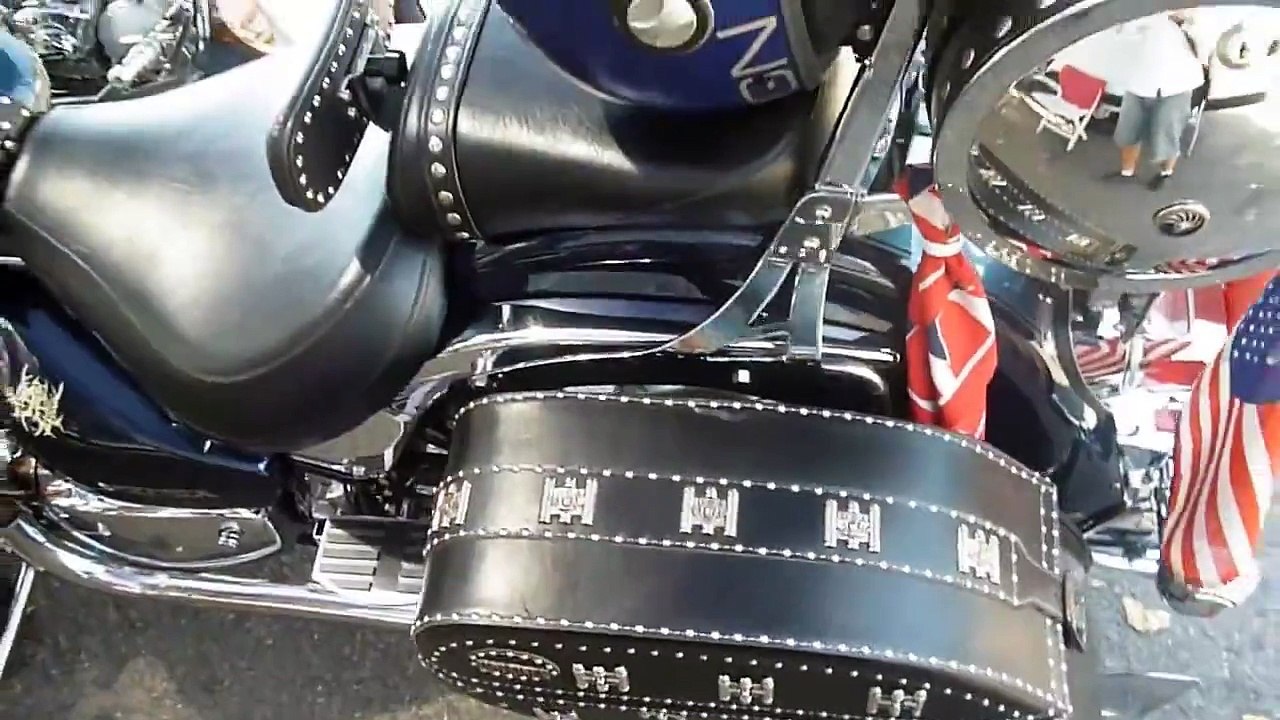 Suzuki Intruder 800 Volusia Custom - Super Bike Show - Motorcycle Video