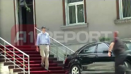 Orë vendimtare në PD pritet fjalimi i Berishës