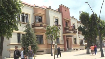 Ndahet nga jeta aktori korçar, Minella Borova