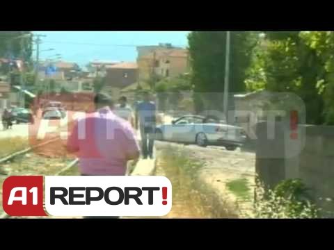 Tiranë, treni merr para makinën 50 metra, plagoset drejtuesi