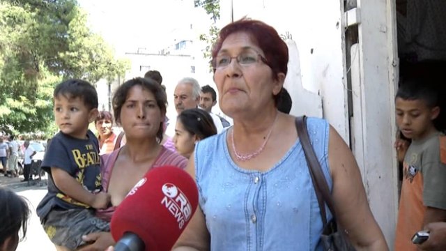 Familjet rome nxirren nga banesat, ndërhyn përmbarimi: Do tu kthehen ish-pronarëve