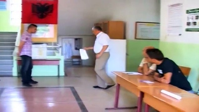 PS dorëzon ankimimin në KQZ për Lezhën