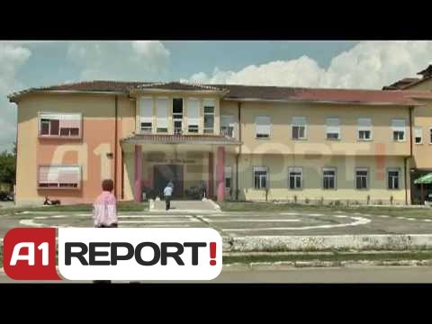 Tiranë, nëna 77-vjeçare qëllon me thikë të birin, rëndë në spital