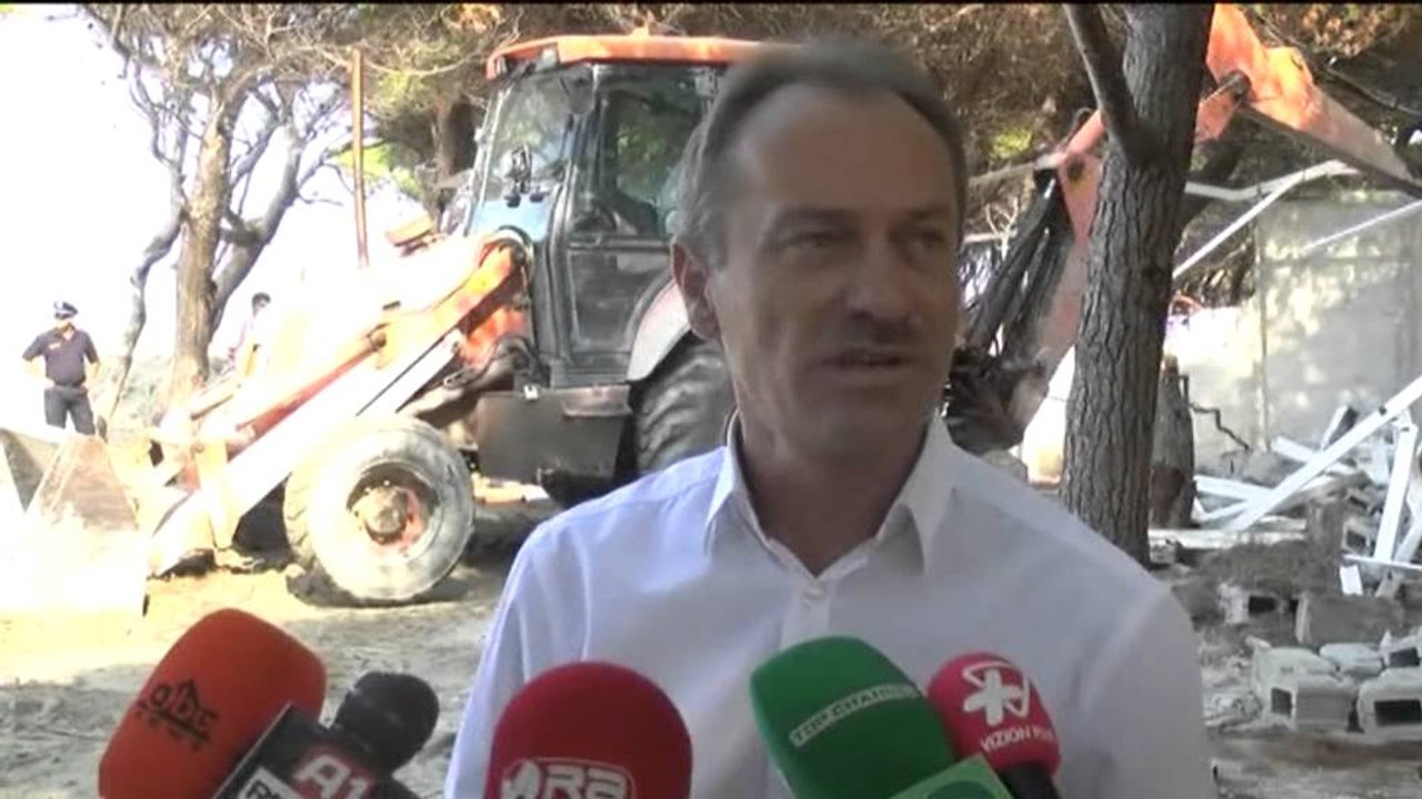 Vlorë, bashkia vijon aksionin për prishjen e ndërtimeve pa leje