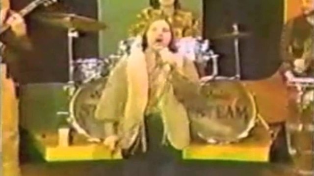 Berisha: Relaks me këngë të vjetra Hey kiss him goodbye!