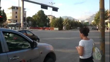 Polaku reportazh për Shqipërinë: Vend magjepsës, me armë e mercedezë