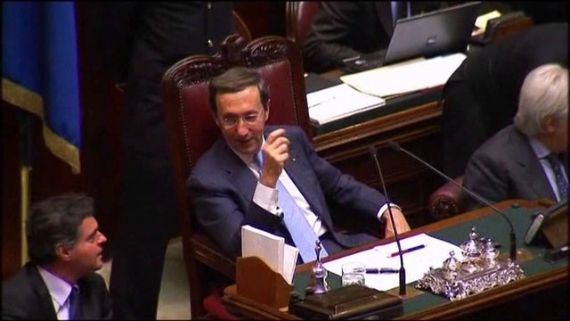 Napoletano: Fatale një krizë qeverisëse tani. `Nuk kam ende një kërkesë falje për Berluskonin`