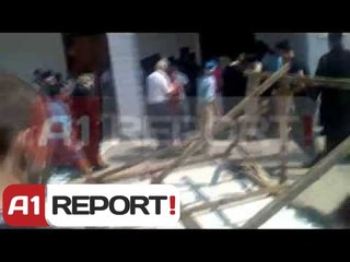 Përmet, priftërinjtë marrin me  forcë Pallatin e Kulturës