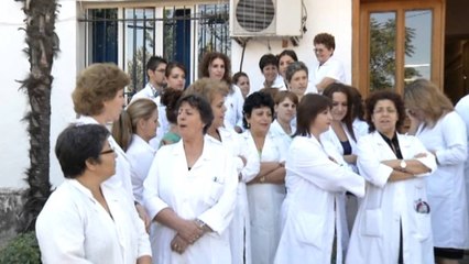 Mjekët e QSUT-së në protestë