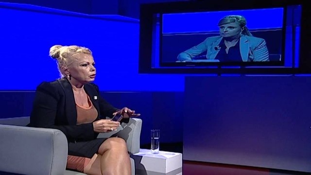 Eshtrat e Hajdarit,në Varrezat e Dëshmorëve.Fatmira Hajdari:Ngjarjen ta zbardhë prokuroria