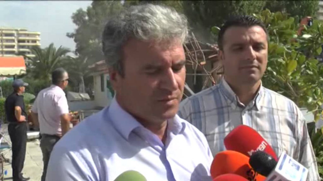 Vijon aksioni për prishjen e ndërtimeve pa leje. Sot aksioni u përqendrua në qendër të Vlorës