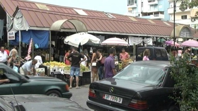 Vjeshta ul çmimet në Durrës, tregu i fruta-perimeve më i lirë