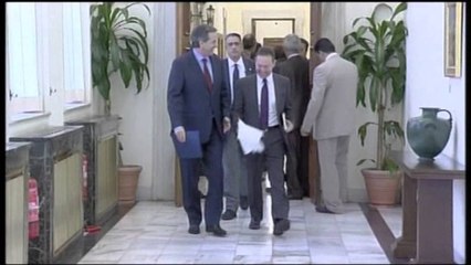 Trojka nis sot takimet në athinë. Reduktim në administrate, në paga e pensione
