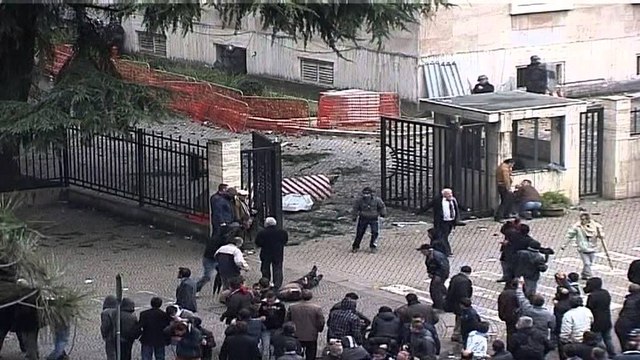 Tiranë, policia ndalon ish-gardistin, Fatos Skeja