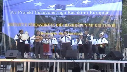 Koncerti folklorik në Gjirokastër, bashkon artistët shqiptarë dhe grekë