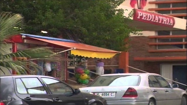 Ndërtimet brenda spitaleve, Haxhiu: Nuk kemi urdhër për heqjen e tyre