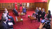 Ministri i Jashtëm turk në Tiranë, mbledhje të përbashkëta të qeverive të dy vendeve